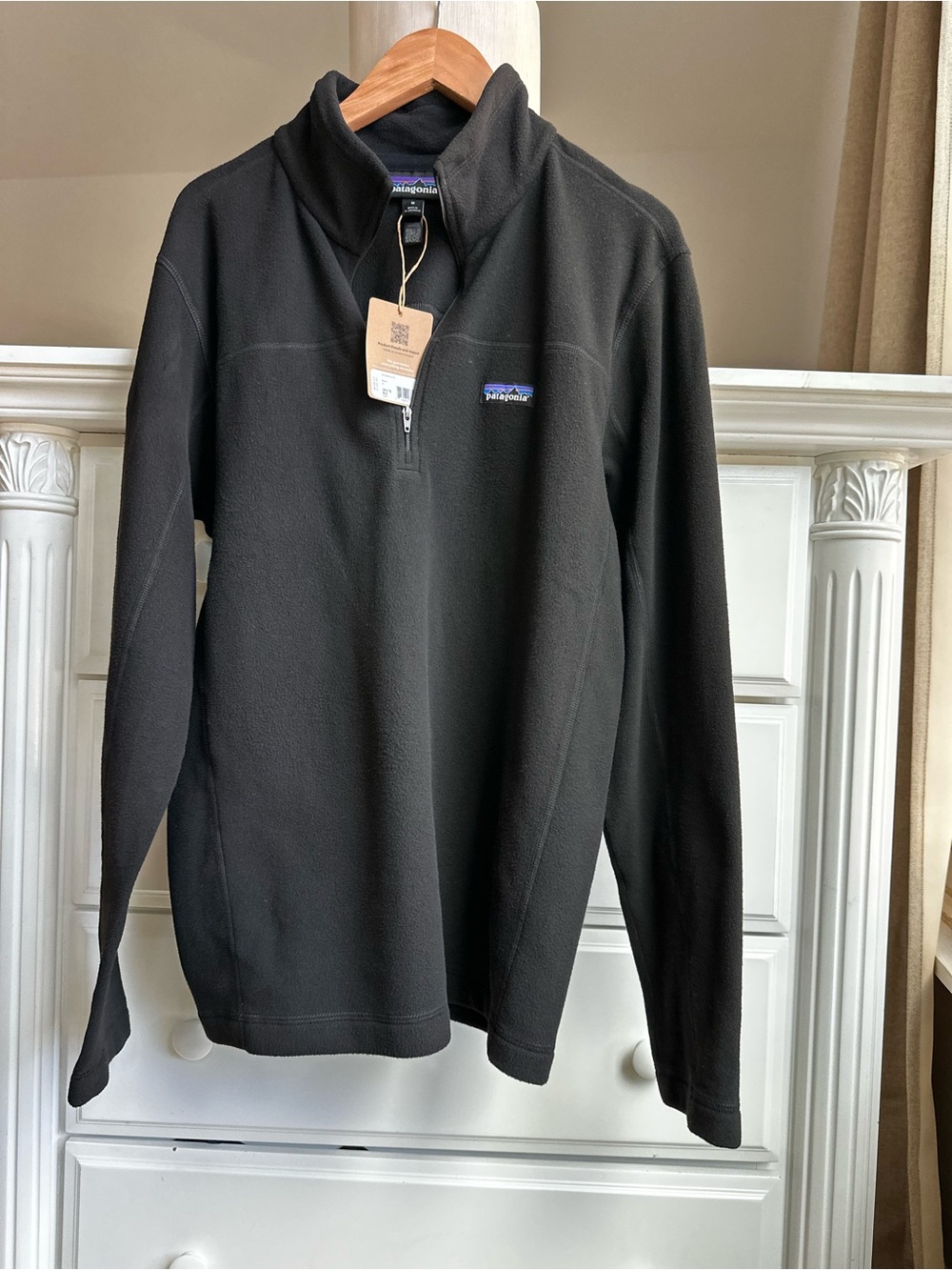 Patagonia Men’s Black Quarter-Zip Fleece Pullover